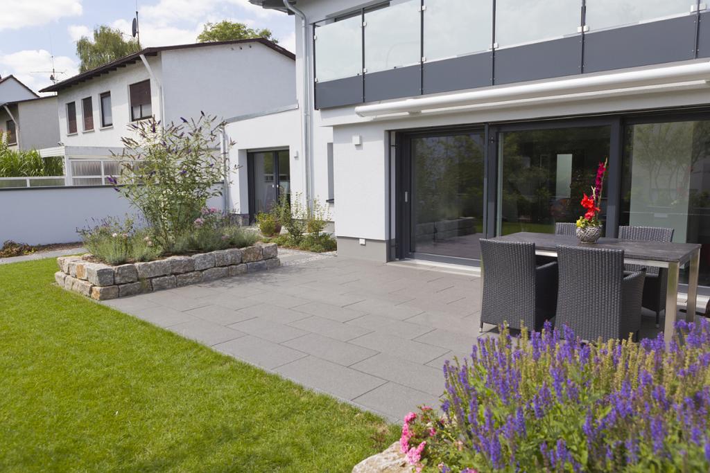 1. Preis: Terrassengestaltung Einfamilienhaus in Gießen