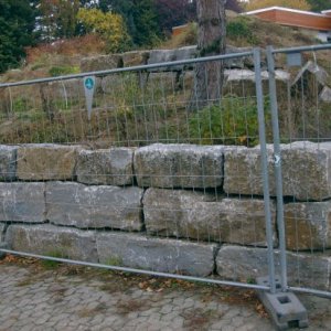 Mauer aus Muschelkalk-Natursteinquadern