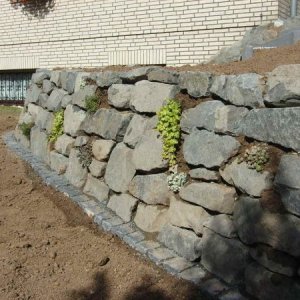 Trockenmauer Basalt, Größe&nbsp; 20-40 cm