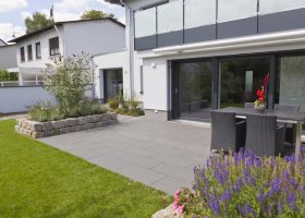 1. Preis: Terrassengestaltung Einfamilienhaus in Gießen